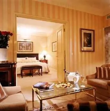 Hotel Francois 1er Parigi