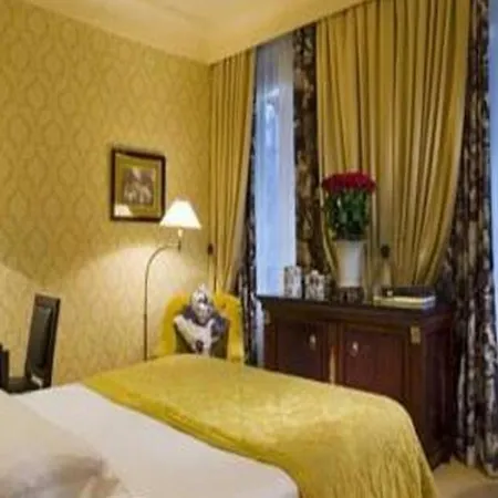 Hotel Francois 1er Parigi