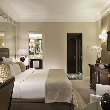 Francois 1er Hotel 4*