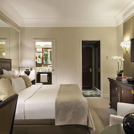 Hotel Francois 1er Parigi